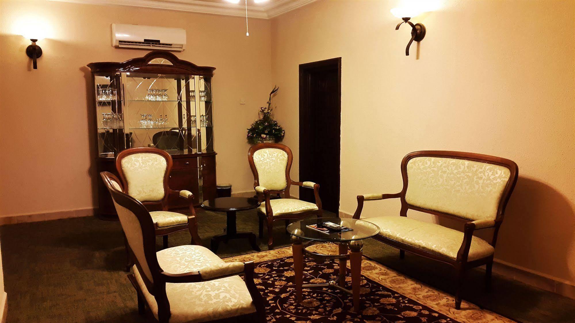 M Plaza Hotel Accra Eksteriør bilde