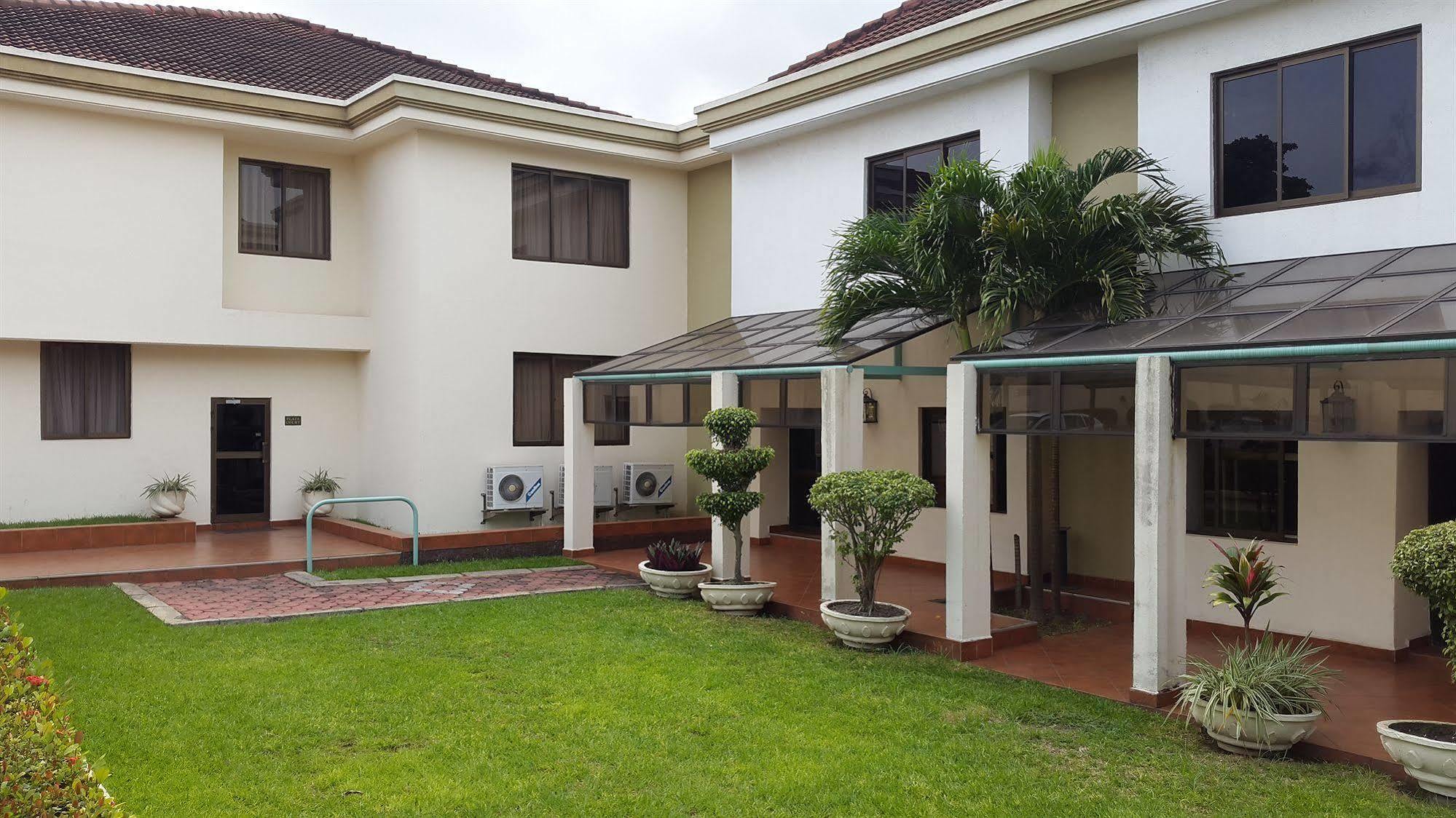 M Plaza Hotel Accra Eksteriør bilde